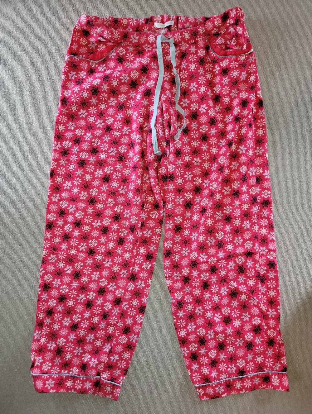 Victoria’s Secret Size Large Red Snowflake Drawstring Pajama Pants